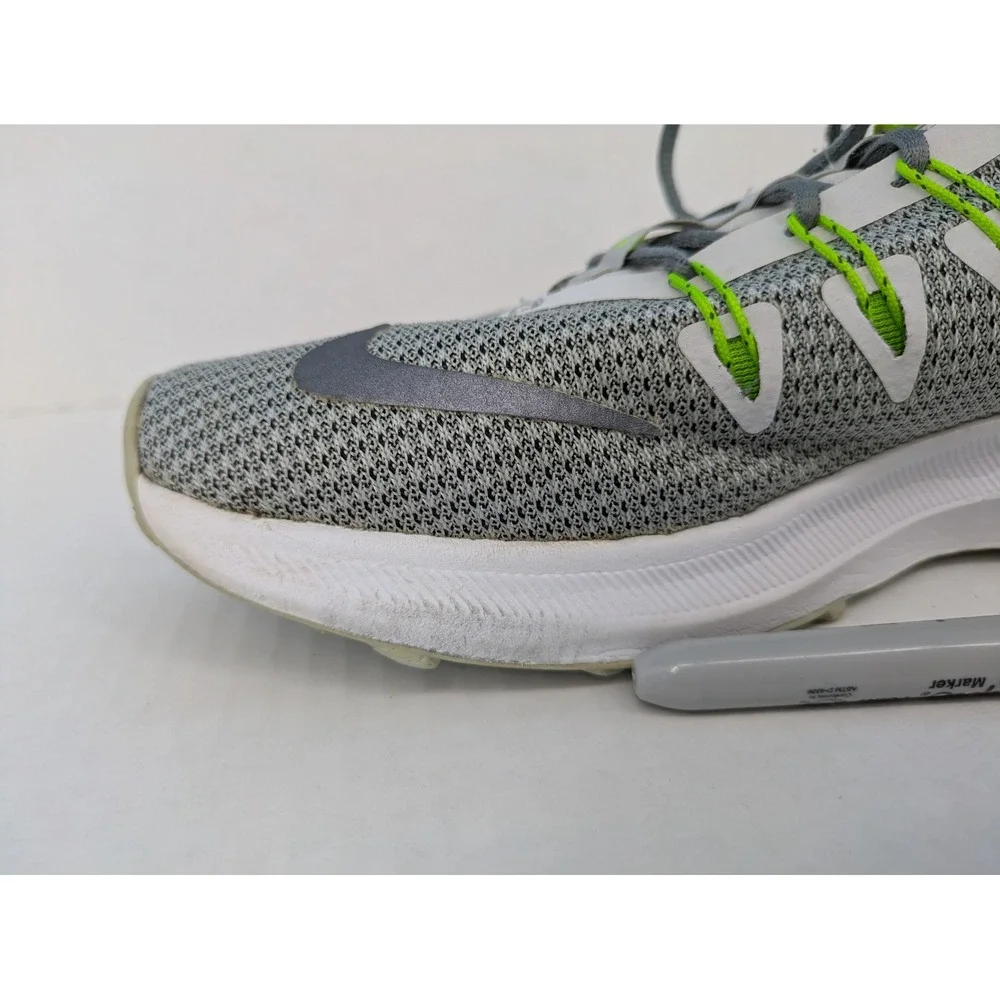 Nike Quest Women 7.5 Green White Volt‎ Gray Running Shoes AA7412-008 Sneakers